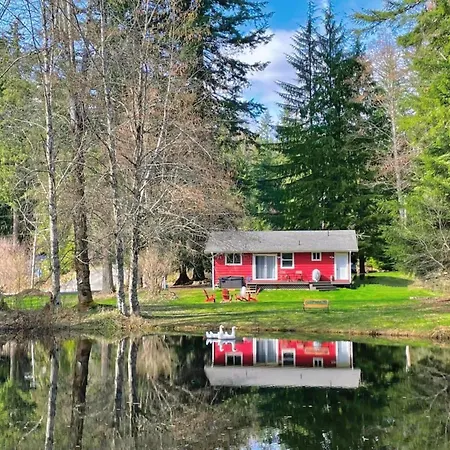 Red Cabin On The Lake By Betterstay Ashford Exterior photo